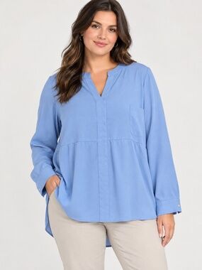 XL Beautiful blue Ricki’s Blouse / top